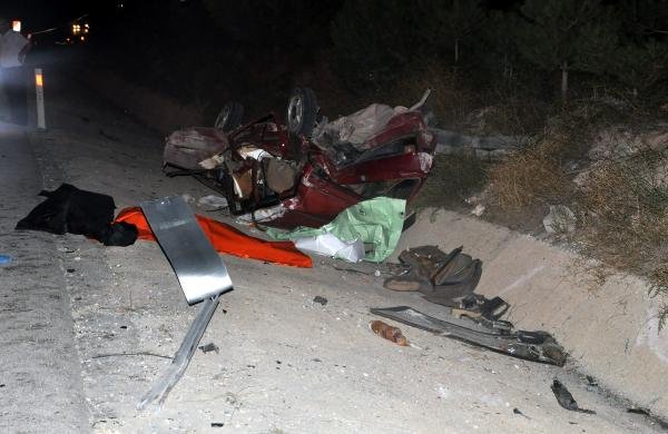 Afyonkarahisar'da kaza: 3 ölü 6 yaralı