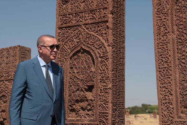 Başkan Erdoğan Selçuklu mezarında
