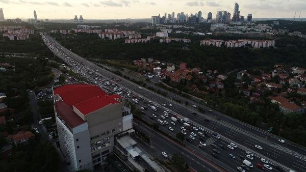 Bayram tatili öncesinde trafik yoğunluğu