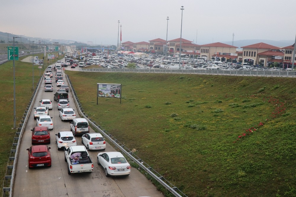 Bolu ’da bayram trafiği yoğunluğu artıyor