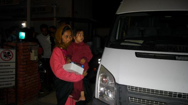 Çanakkale'de lastik botlarda 70 kaçak yakalandı