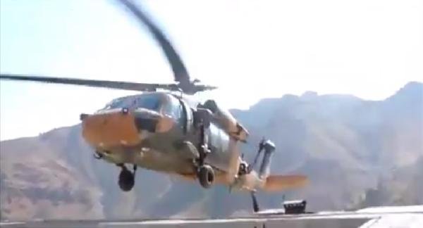 Hakkari'de kaza: 8 yaralı askeri helikopterle taşındı