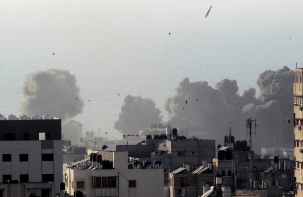 İsrail ateşkese gölge düşürdü: Gazze'de 150 yer vuruldu