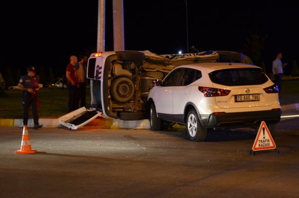 Karaman'da kaza: 2'si polis 3 kişi yaralandı