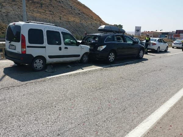 Kırıkkale'de zincirleme trafik kazası: 8 yaralı