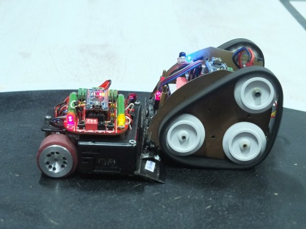 Öğrencilere robot araç eğitimi