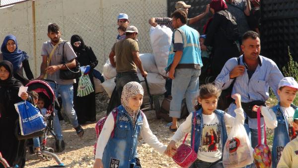Sınır kapısında Suriyelilerin bayram yoğunluğu başladı