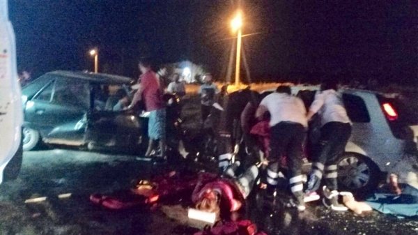 Uşak'ta trafik kazası: 2 ölü 6 yaralı