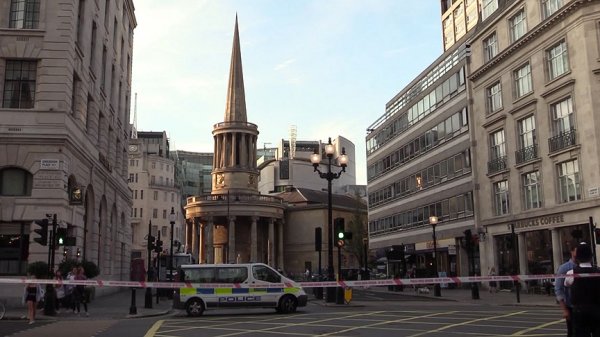 BBC binası önünde bombalı araç alarmı
