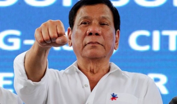 Duterte: Ülkemde güzel kadınlar oldukça taciz sona ermez