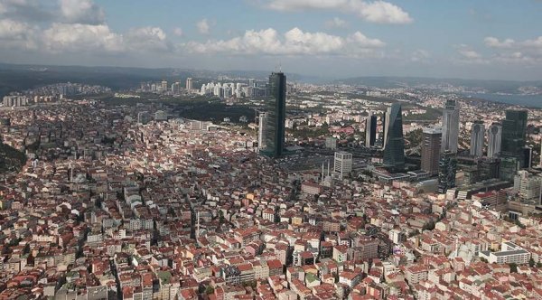 İstanbul'daki yapıların yarısı kaçak