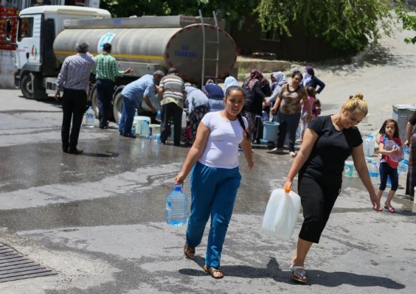İzmirlilerin susuzluk sorununa eşekli çözümü