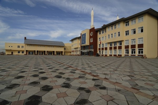 Kartal Anadolu İmam Hatip Lisesi'nin üniversite başarısı