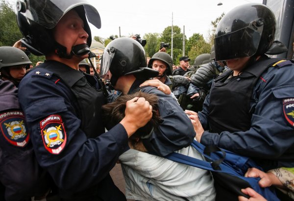Rusya'da emeklilik yaşı protestosu