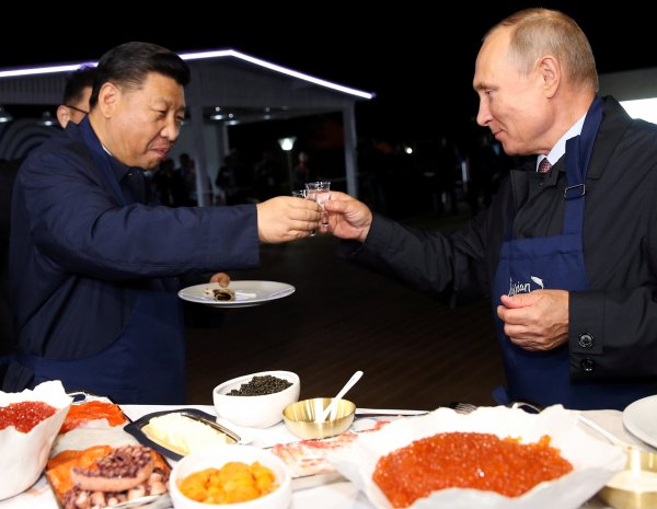 Rusya ve Çin ticarette doları bırakıyor