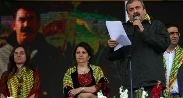Sırrı Süreyya Önder 3 yıl 6 ay hapis cezası aldı