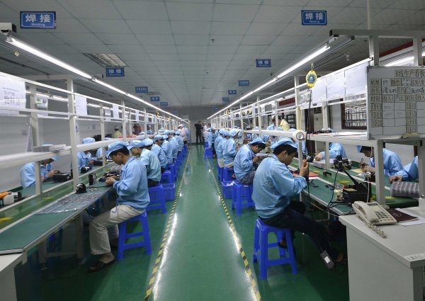 Trump'tan Apple'a: Fabrikalarınızı Çin'den taşıyın