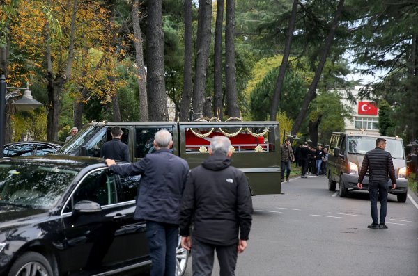 Helikopter kazasında şehit olan askerlerin cenazeleri uğurlandı
