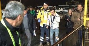 Fenerbahçe Tribününde Bıçaklı Kavga; 1 Yaralı 