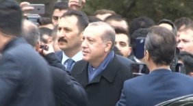 cumhurbaskani-erdogan-a-kosk-girisinde-yas-gunu-surprizi-haberi