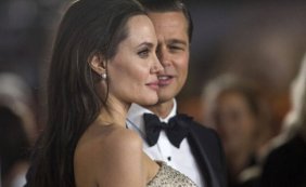 angelina-jolie-ve-brad-pitt-in-heykelleri-yan-yana-sergileniyor