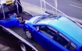 acemi-cekicinin-basina-gelene-bakin