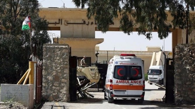 Refah Sınır Kapısı geçici olarak açıldı