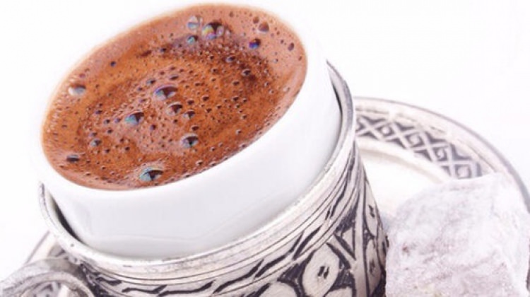 Türk kahvesinin içine yumurta sarısı eklerseniz…