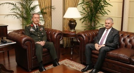 Başbakan Yıldırım Orgeneral Akar ile görüştü haberi