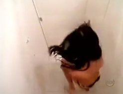 soyunma-kabinine-fare-girerse