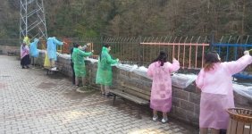 bu-okulun-boyasini-ogretmenler-ve-ogrenciler-yapiyor