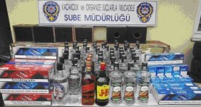 kamyonetin-gizli-bolmelerinde-kacak-sigara-yakalandi