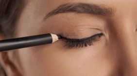 gozlerinize-eyeliner-cekerken-buna-dikkat-edin