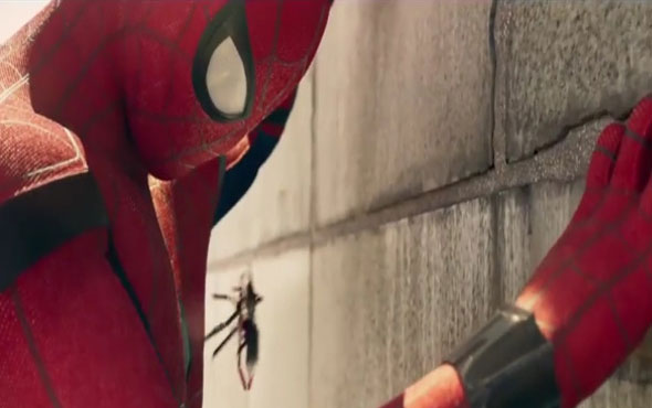 orumcek-adam-eve-donus-filminin-fragmani-yayinlandi