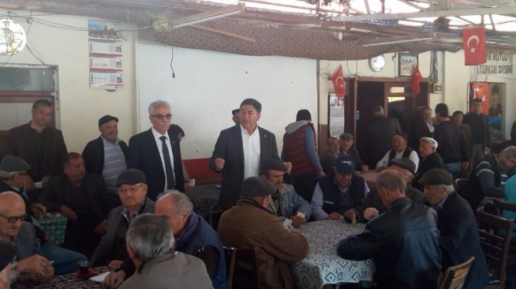 CHP’li vekili kahvehane ziyaretinde kimse takmadı