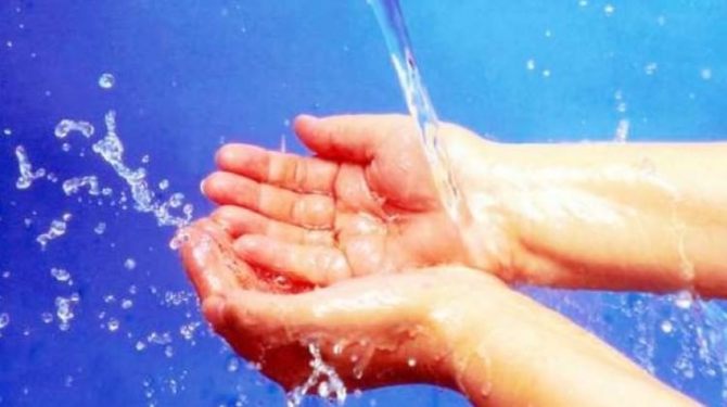 Dünyada 2 milyar kişi kirli su içiyor