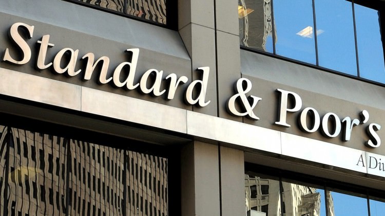 S&P, Güney Afrika’nın notunu düşürdü