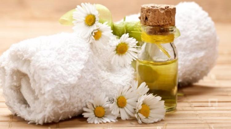 Papatya suyu ile saçları güçlendirin!