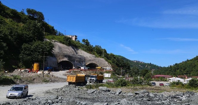 Rize’de Salarha Tüneli’nin delme çalışmalarında bin 600 metrelik mesafe alındı