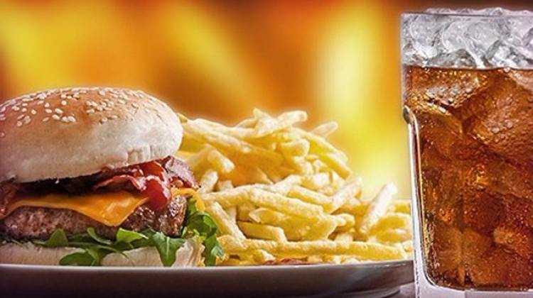 fast-food-devlerinde-koliform-skandali