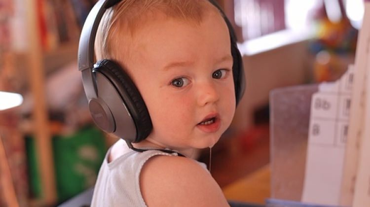 Bebeklere nasıl müzik dinletilir?