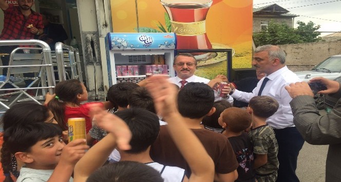 baku-de-turk-cayi-ikram-edildi