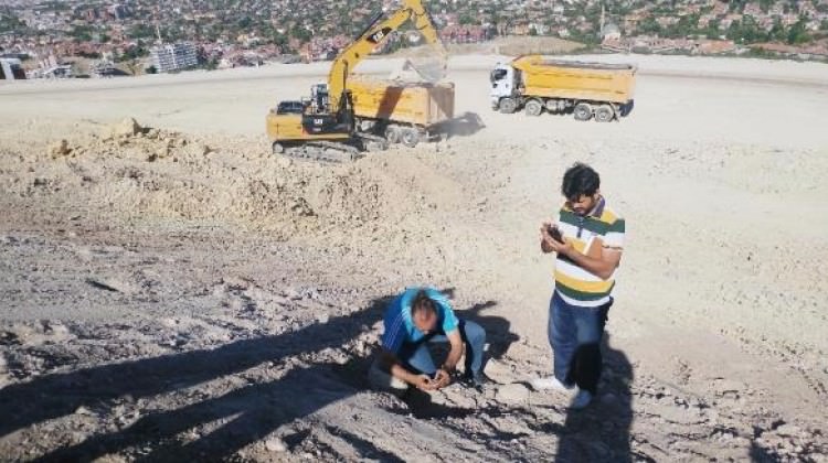 Yol yaparken fark ettiler! Şaşkına döndüler