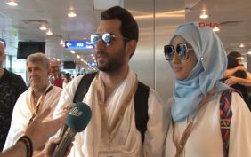 oyuncu-murat-yildirim-fasli-esiyle-birlikte-hac-yolcusu