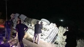 irak-a-yardim-malzemesi-tasiyan-afad-tiri-devrildi