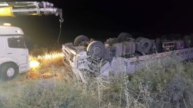 Irak'ta AFAD yardımlarını taşıyan tır devrildi