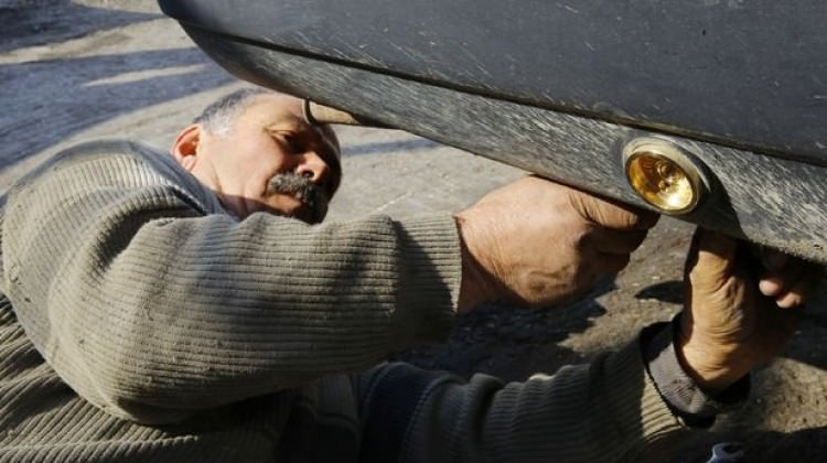 Zamdan bıkan oraya koşuyor!