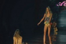 En komik 10 podyum kazası