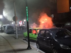 Rize de Park Edilmeye Çalışılan Otomobil Alev Alev Yandı