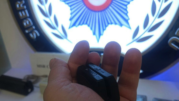 Banka kartlarını kopyalayarak 2.5 milyonluk vurgun yaptılar